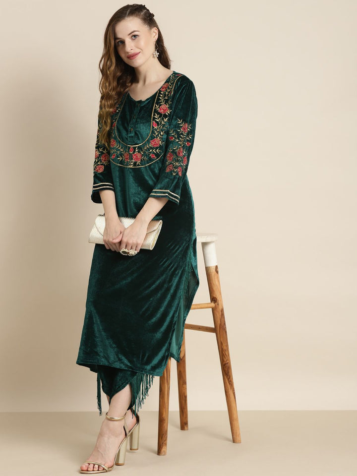 Shae by SASSAFRAS Women Teal Floral Embroidered Velvet Maternity Velvet Kurta
