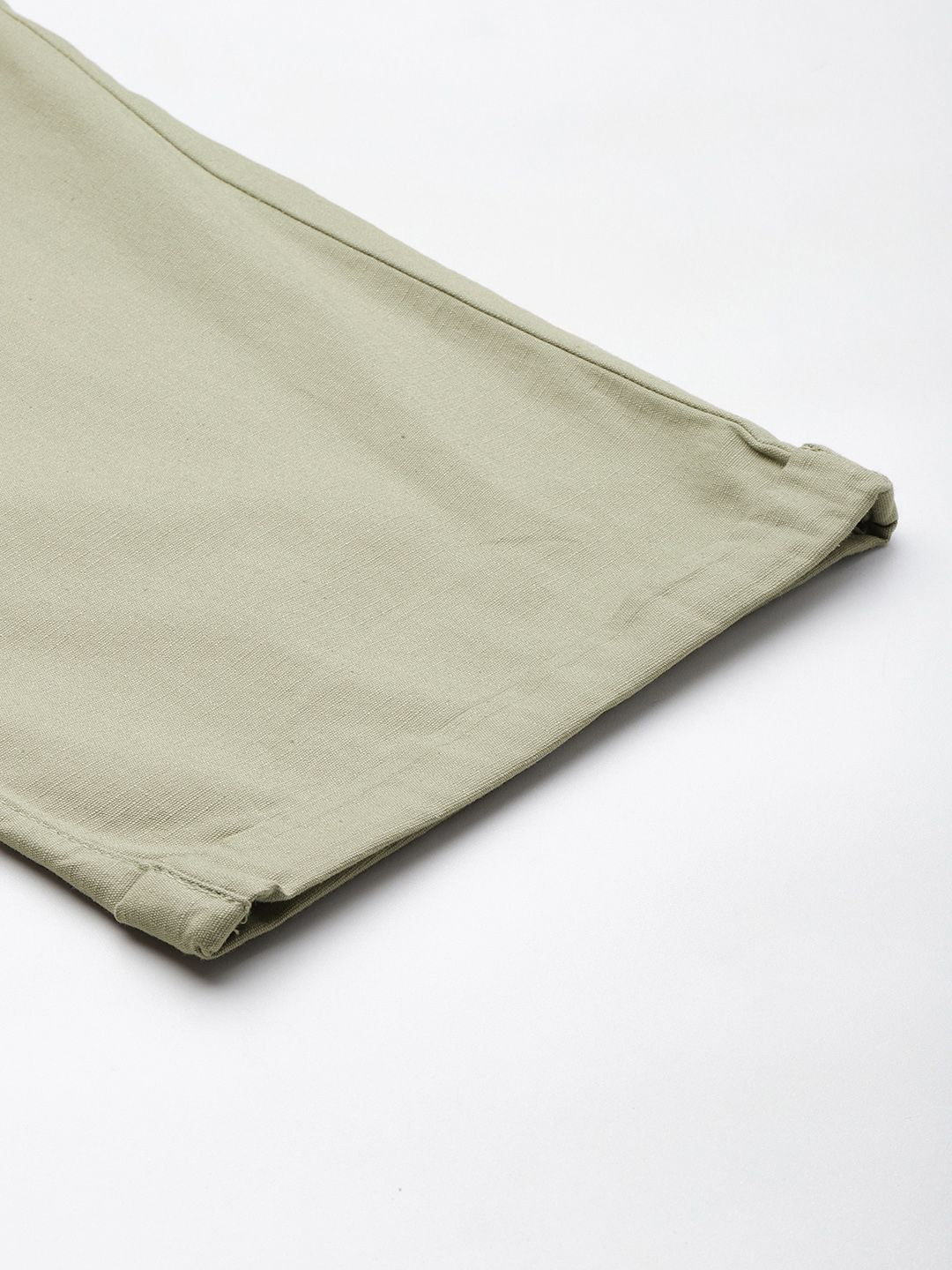 The Indian Garage Co Men Relaxed Fit Ripstop Cargo Trousers