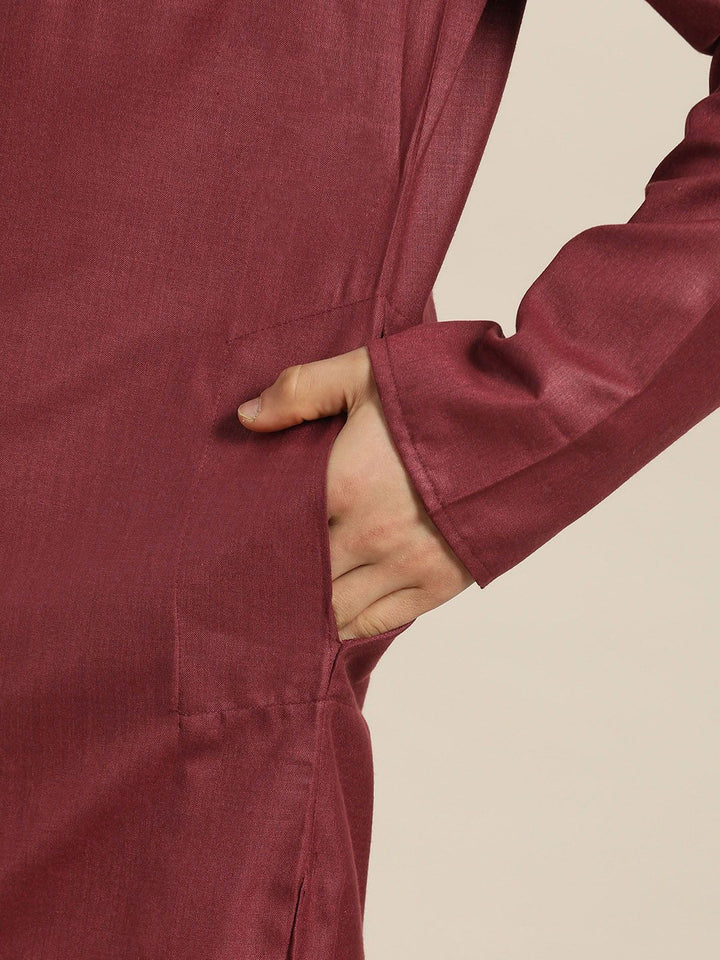 SOJANYA Men Maroon Solid Pure Cotton Kurta