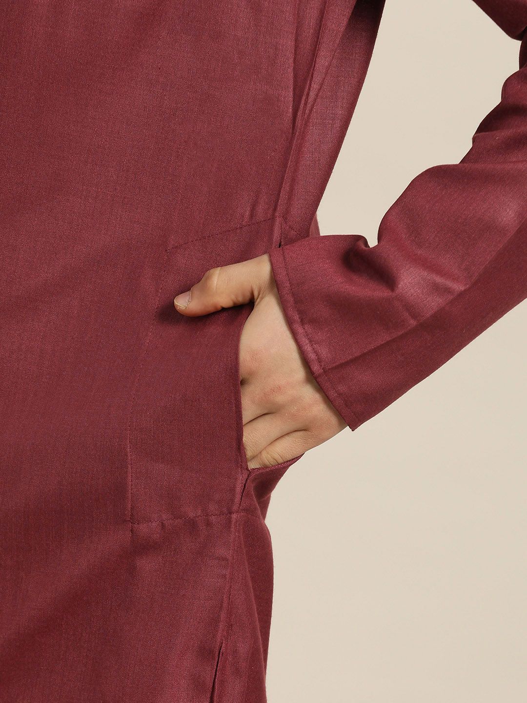 SOJANYA Men Maroon Solid Pure Cotton Kurta