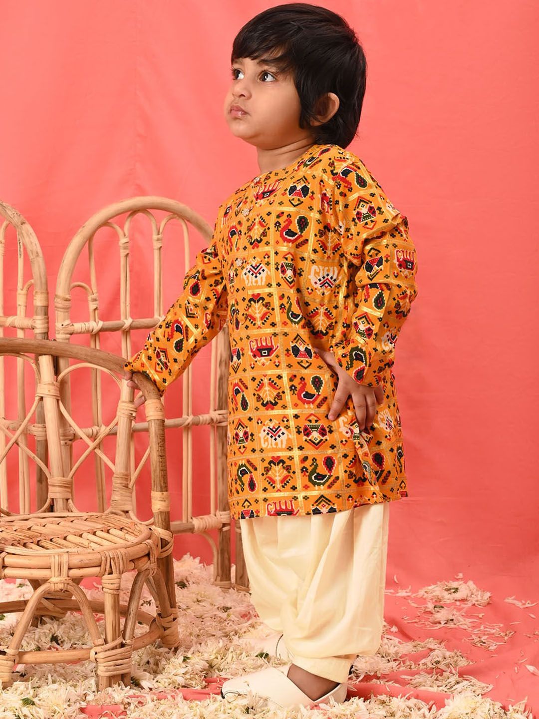 VASTRAMAY Boys Ethnic Motifs Patola Printed Band Collar Straight Kurta With Patiala