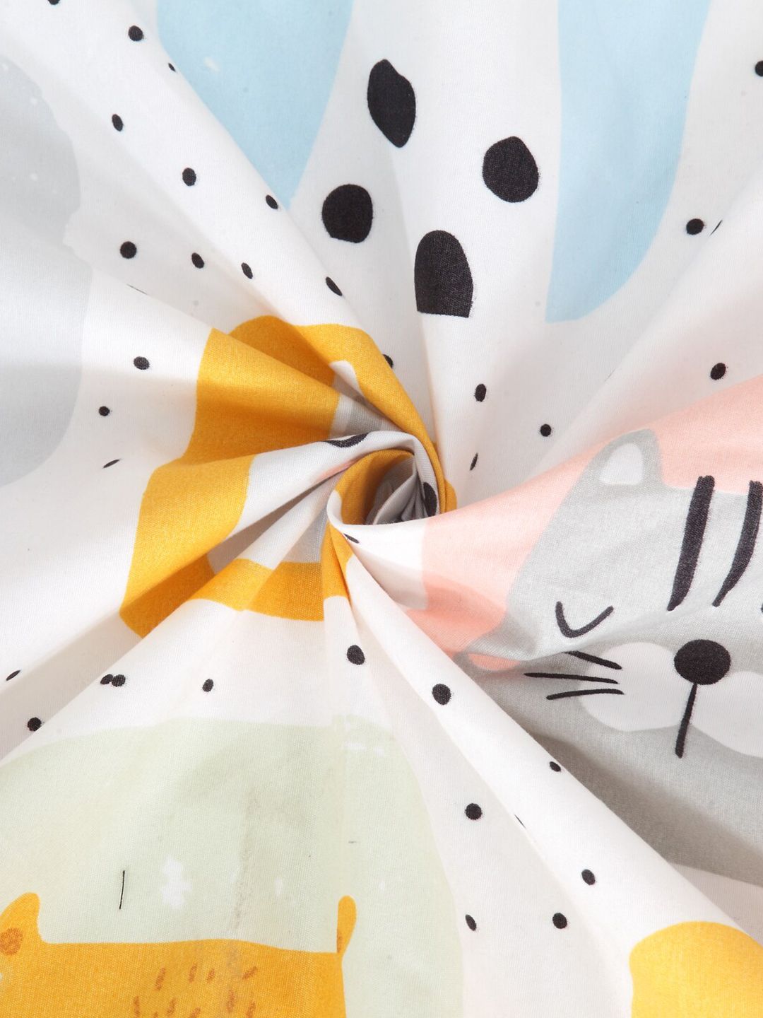 KLOTTHE Kids White & Yellow Printed 300 TC Double King Bedsheet With 2 Pillow Covers