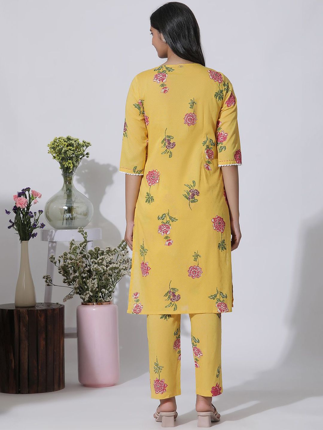 W Floral Printed Keyhole Neck Regular Thread Work Pure Cotton Kurta With Trousers