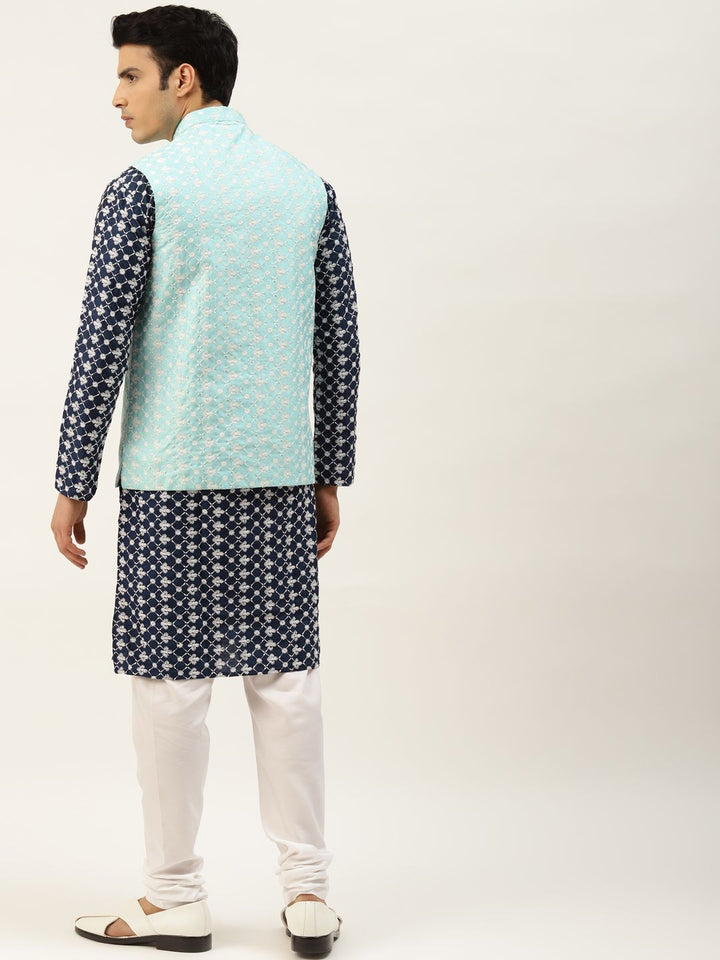 SOJANYA Men Navy Chikankari Sulam Kurta dengan Jaket Churidar & Nehru