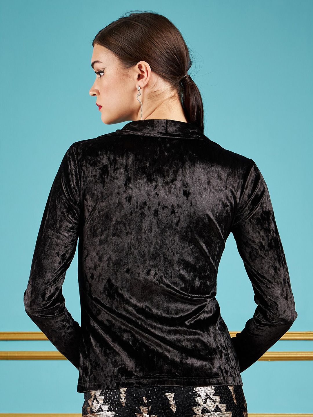 SASSAFRAS Spread Collar Slim Fit Textured Velvet Ruched Party Shirt
