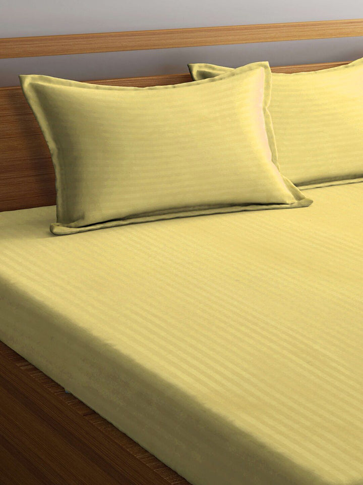 KLOTTHE Cadar Katil King 300TC Berjalur Kuning Dengan 2 Sarung Bantal