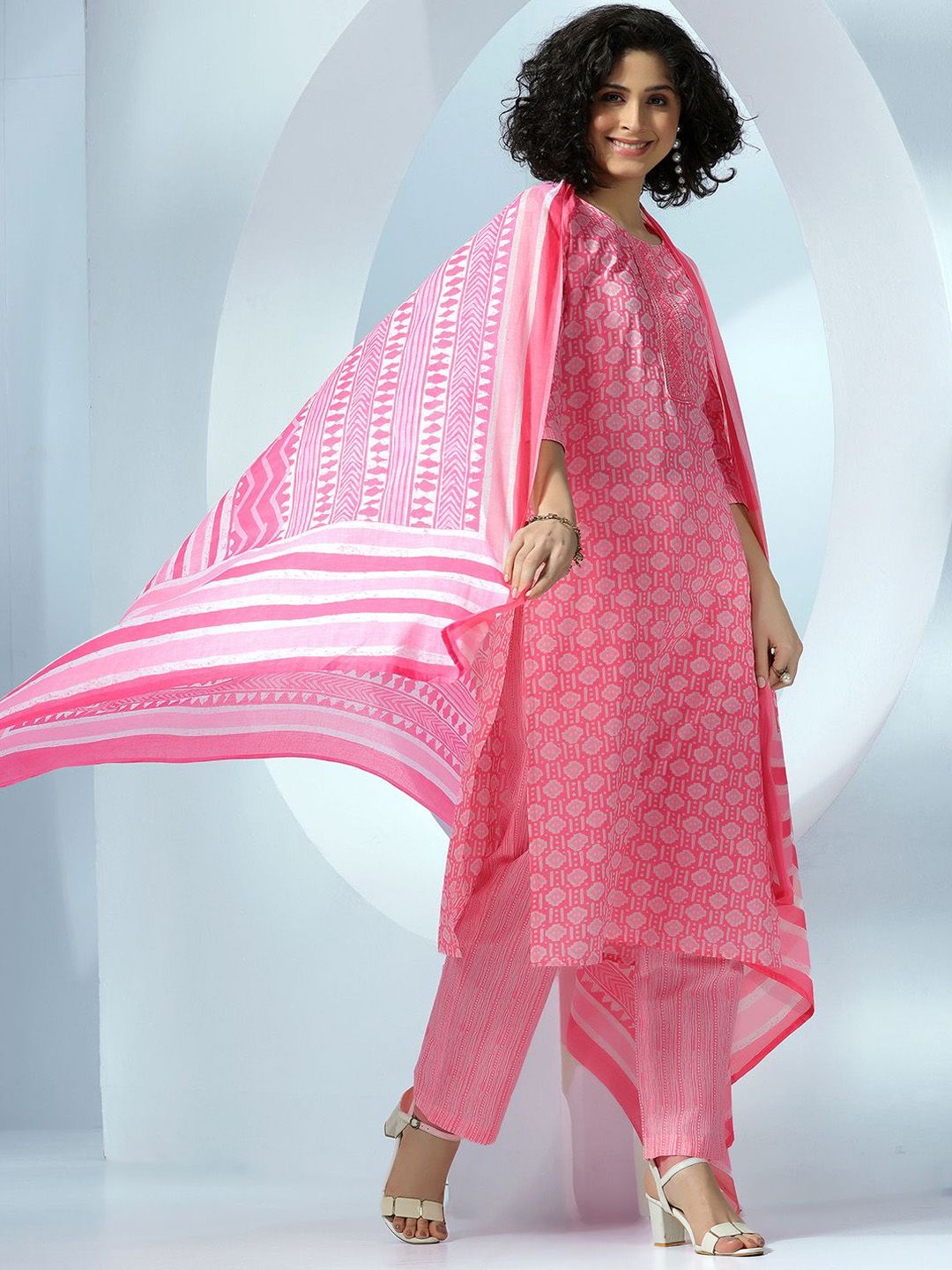 Libas Women Ethnic Motifs Printed Pure Cotton Kurta with Trousers & Dupatta