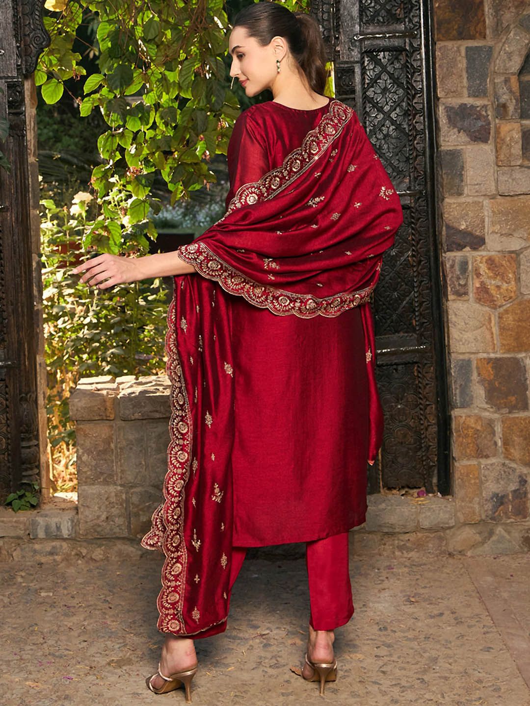Indo Era Ethnic Motifs Embroidered Round Neck Thread Work Kurta with Trousers & Dupatta