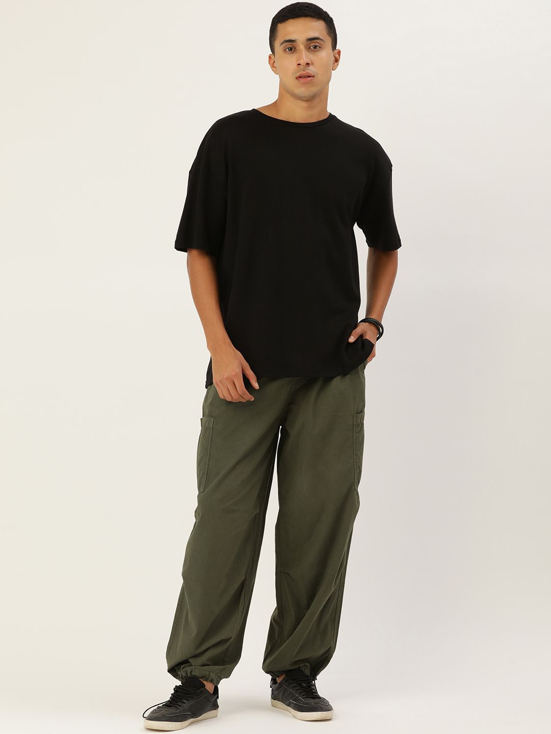 Bene Kleed Men Mid Rise Parachute Fit Pure cotton Cargos Trouser