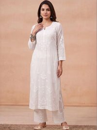 Rumah Wanita Chikankari Kurta Bersulam Chikankari Modal Putih