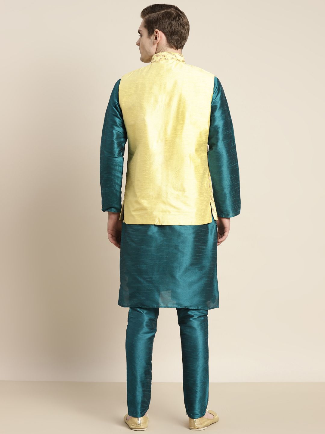 SOJANYA Men Green Ethnic Motifs Embroidered Thread Work Kurta with Churidar