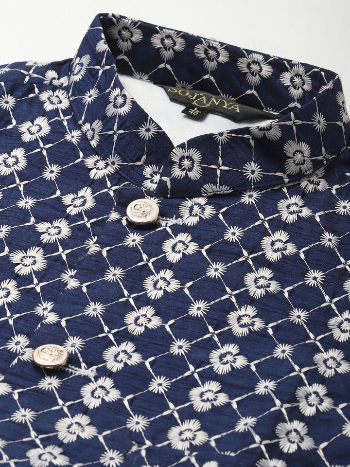 SOJANYA Kurta Solid Lelaki dengan Jaket Nehru Bersulam Motif Churidar & Etnik