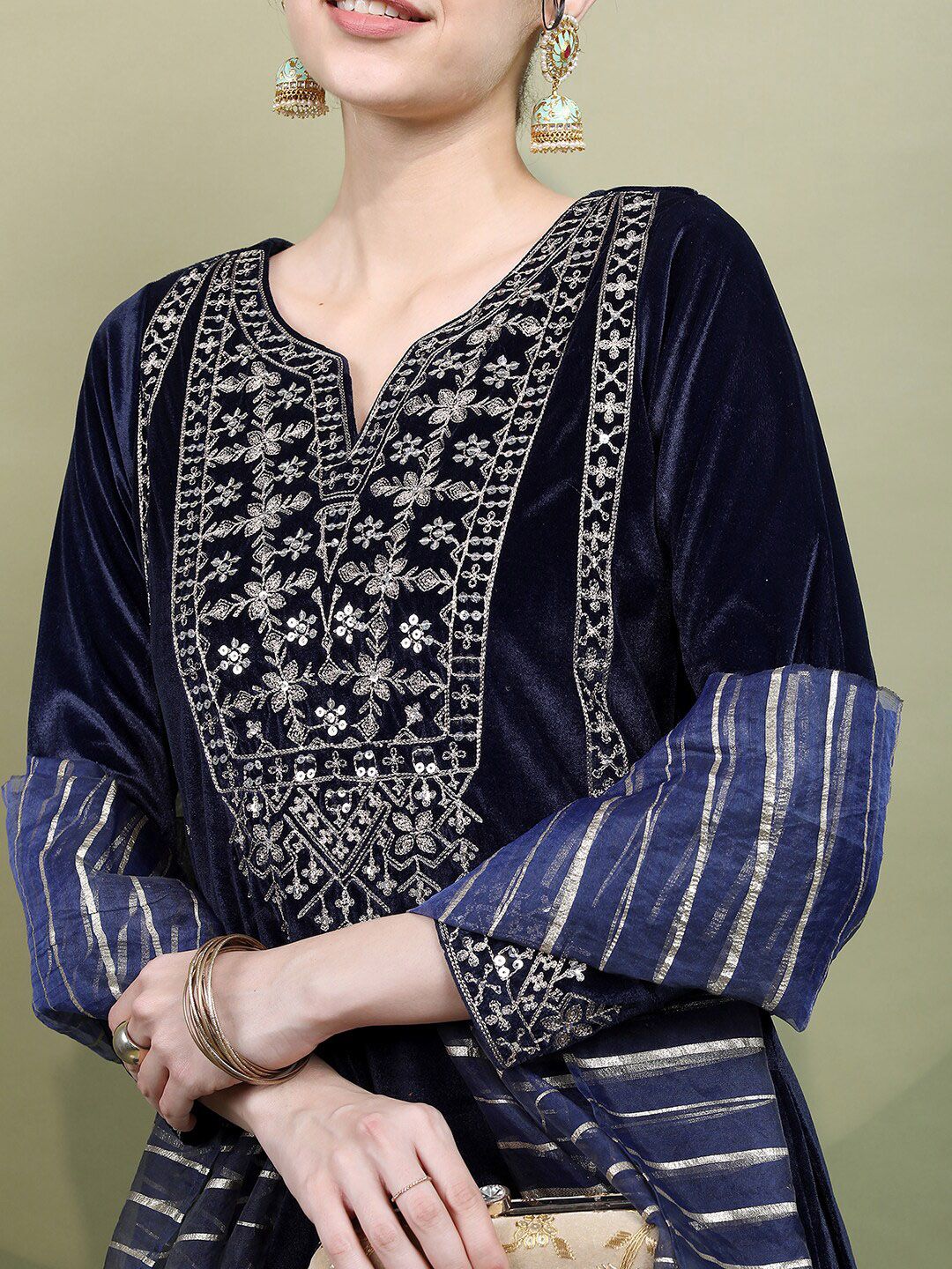 Vishudh Women Ethnic Motifs Embroidered Knited Velvet Kurta & Trousers with Dupatta