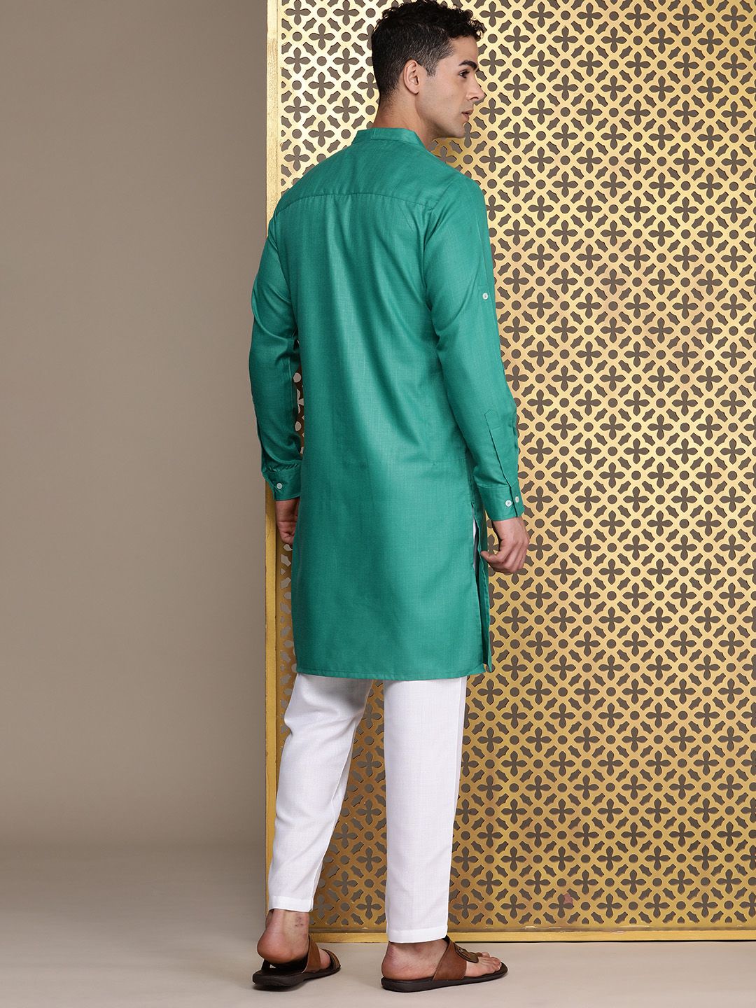 House of Pataudi Men Jashn Pathani Kurta With Trousers