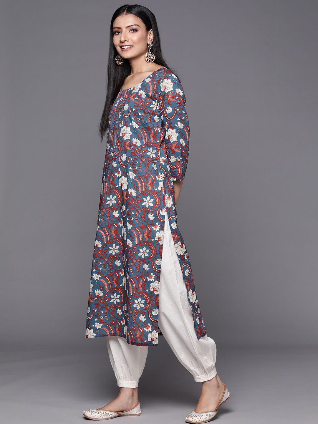Varanga Women Blue & Maroon Floral Printed Indie Prints Kurta
