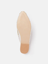 House of Pataudi Women Embellished Ethnic Mules