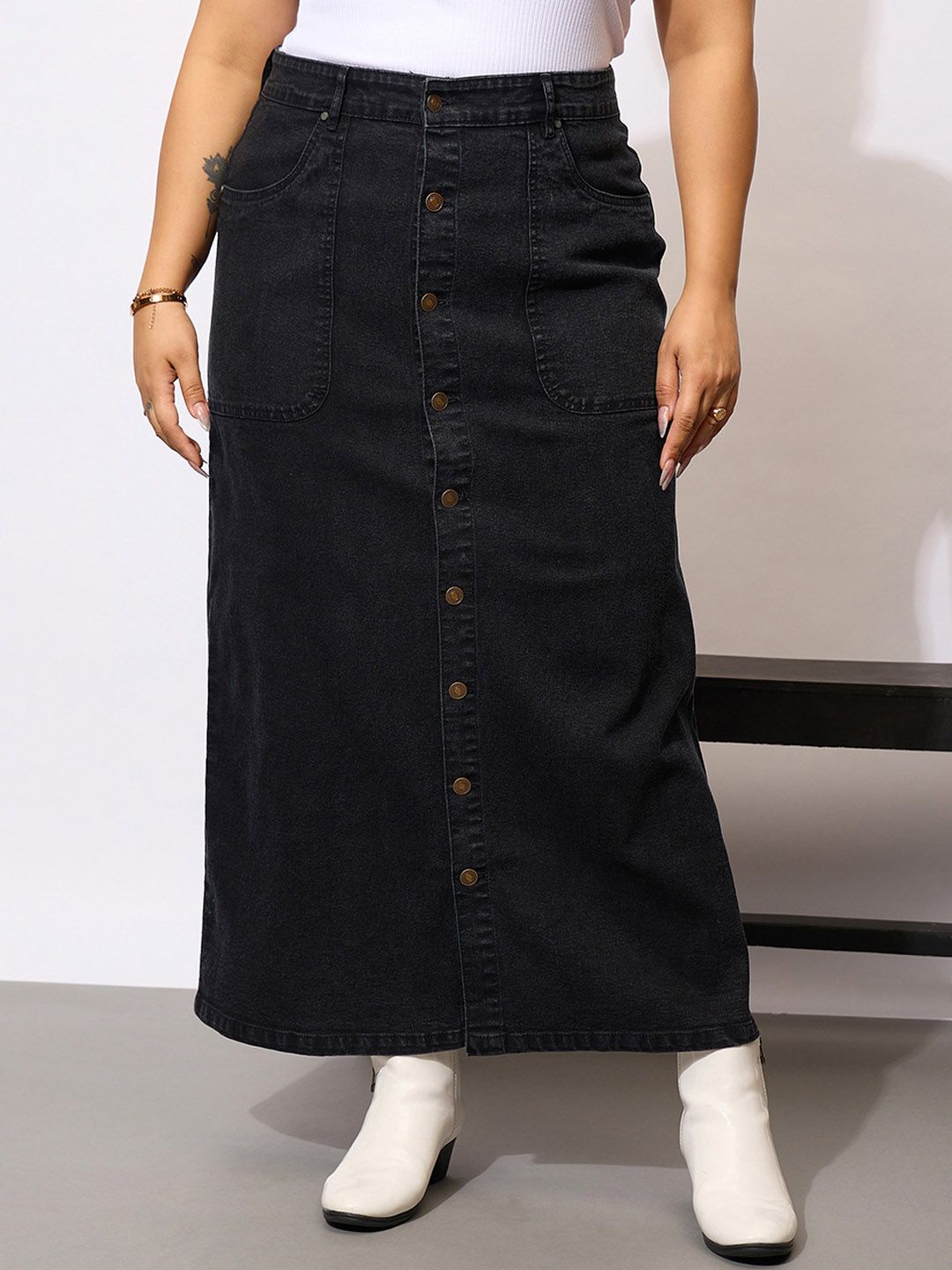 SASSAFRAS Curve  Acid Wash Front Button Skirt