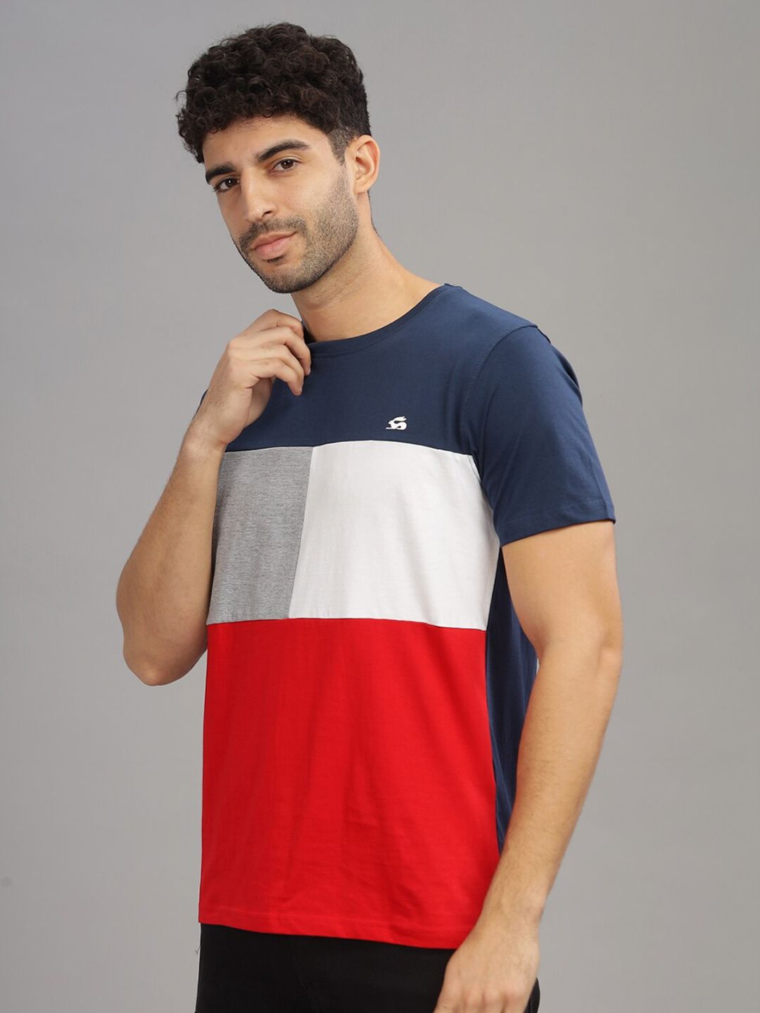ADRO Colourblocked Regular Fit Cotton T-shirt