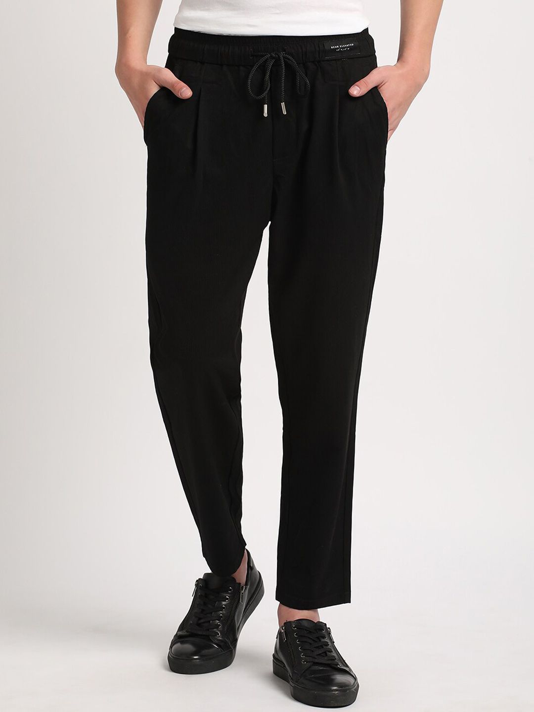 THE BEAR HOUSE Men Relaxed Loose Fit Pleated Regular Trousers