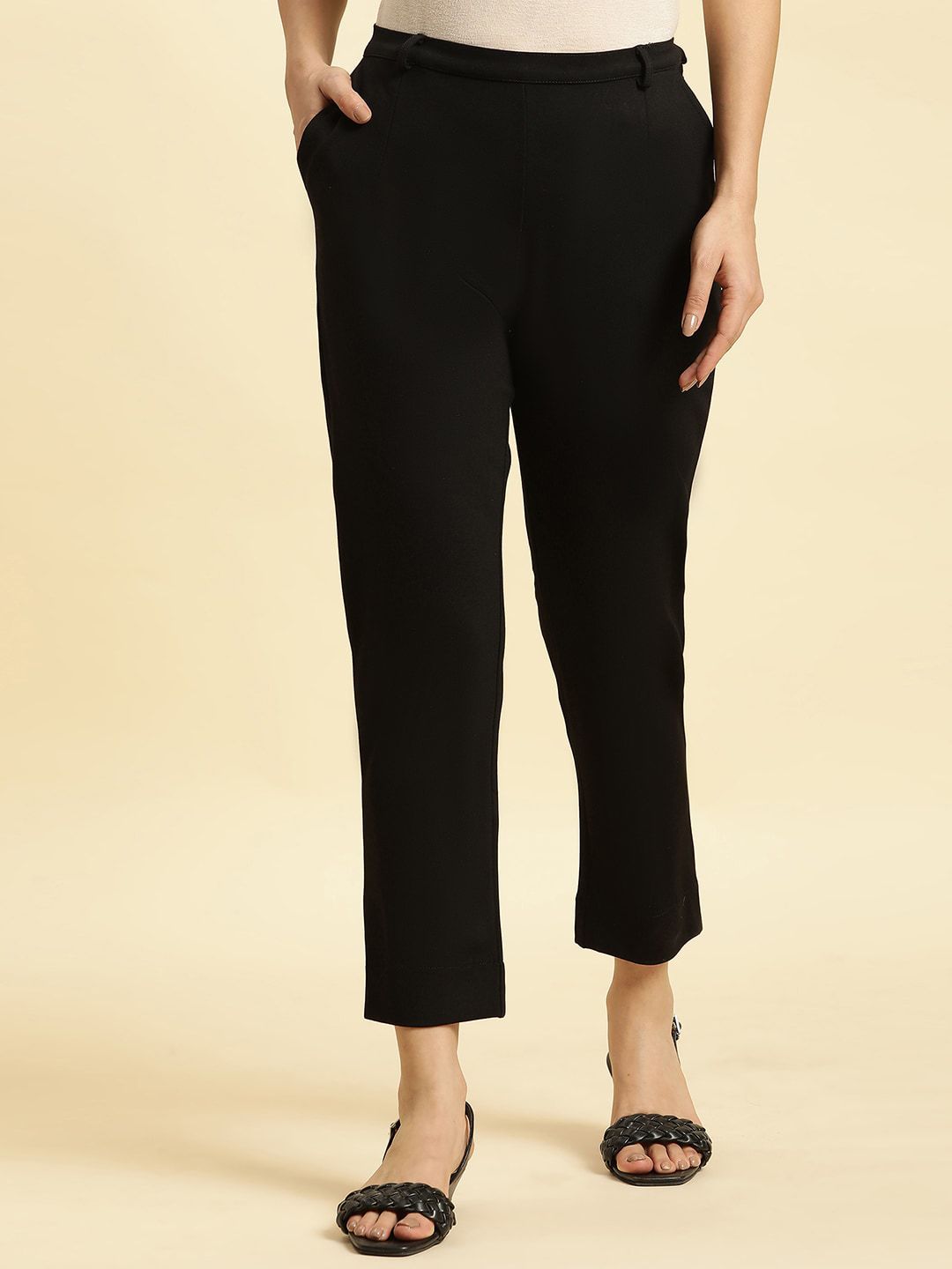 W Women Slim Fit Mid-Rise Plain Cropped Trousers
