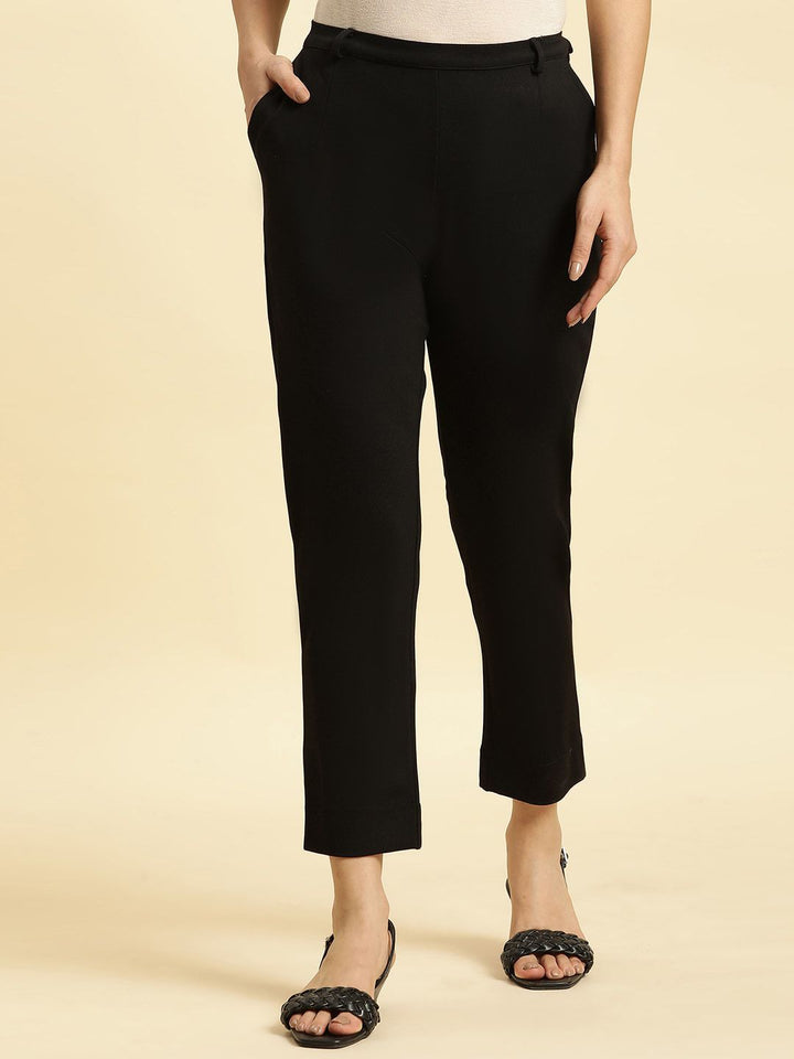 W Women Slim Fit Mid-Rise Plain Cropped Trousers