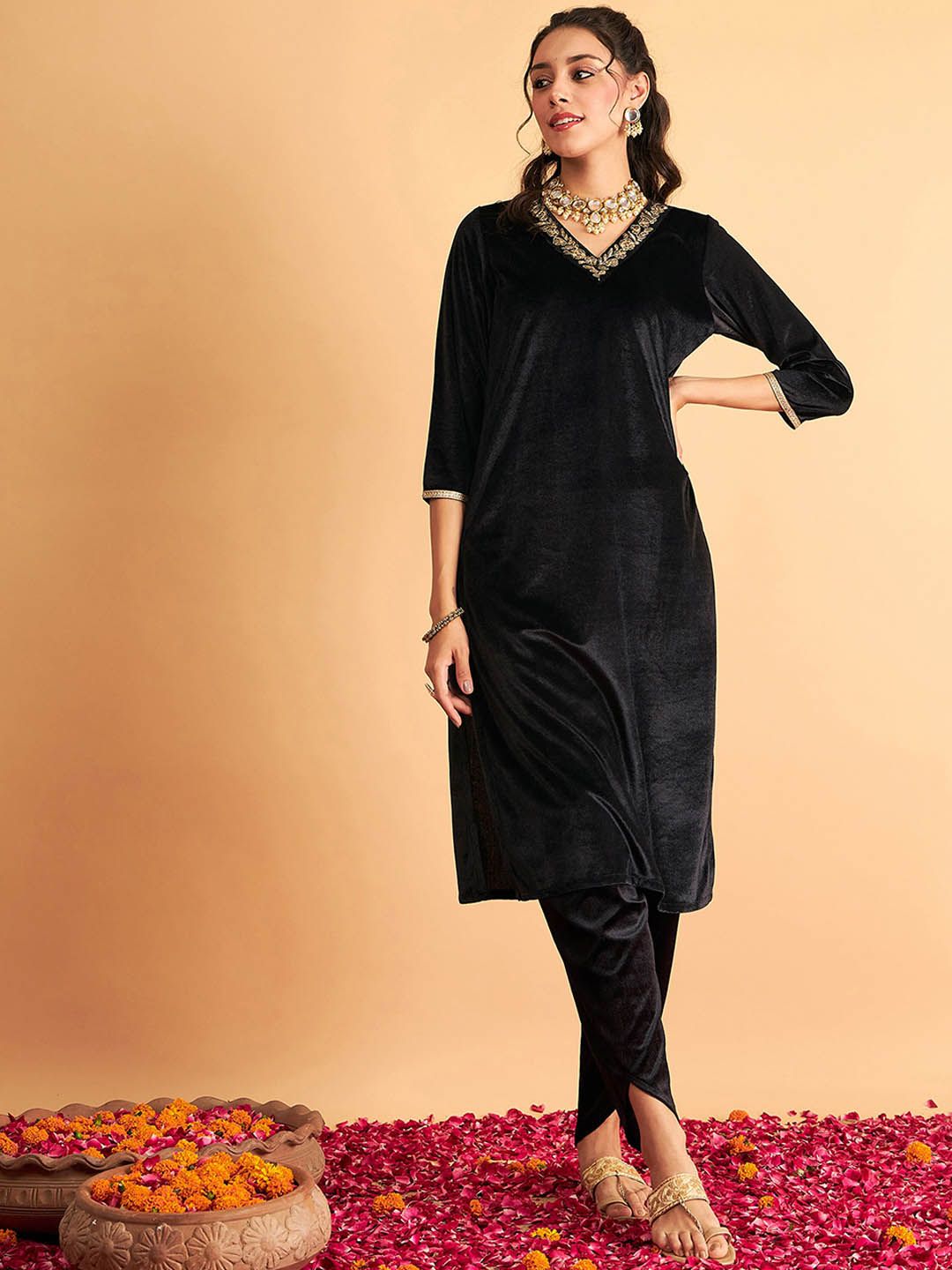 Shae by SASSAFRAS Embroidered V-Neck Zari Velvet Kurta
