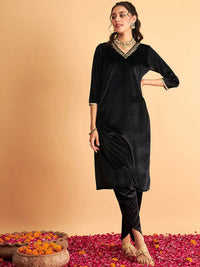 Shae by SASSAFRAS Embroidered V-Neck Zari Velvet Kurta