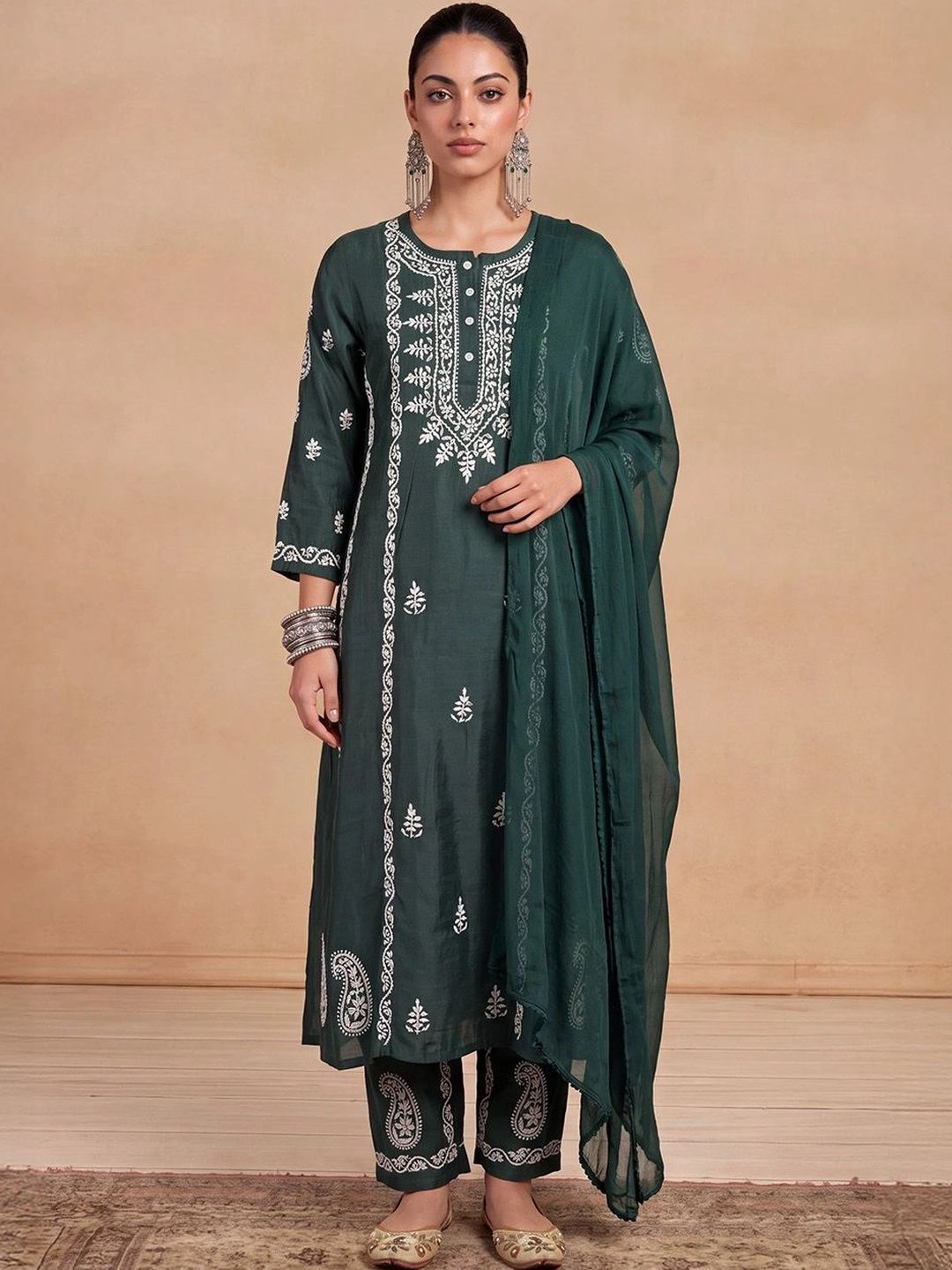 House of Chikankari Women   Regular Thread Work Chanderi Silk Kurta with Trousers &