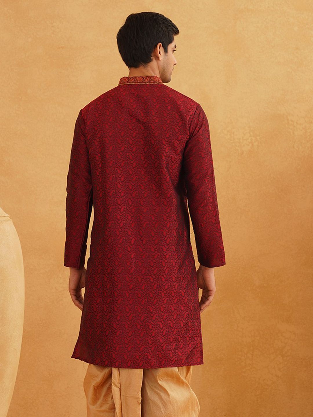 SOJANYA Men Maroon Woven Design Straight Kurta