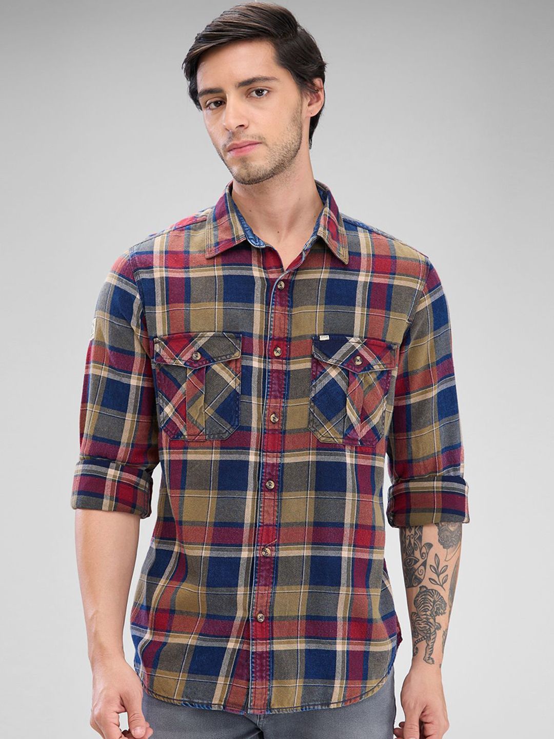 SPYKAR Men Slim Fit Opaque Checked Spread Collar Casual Shirt