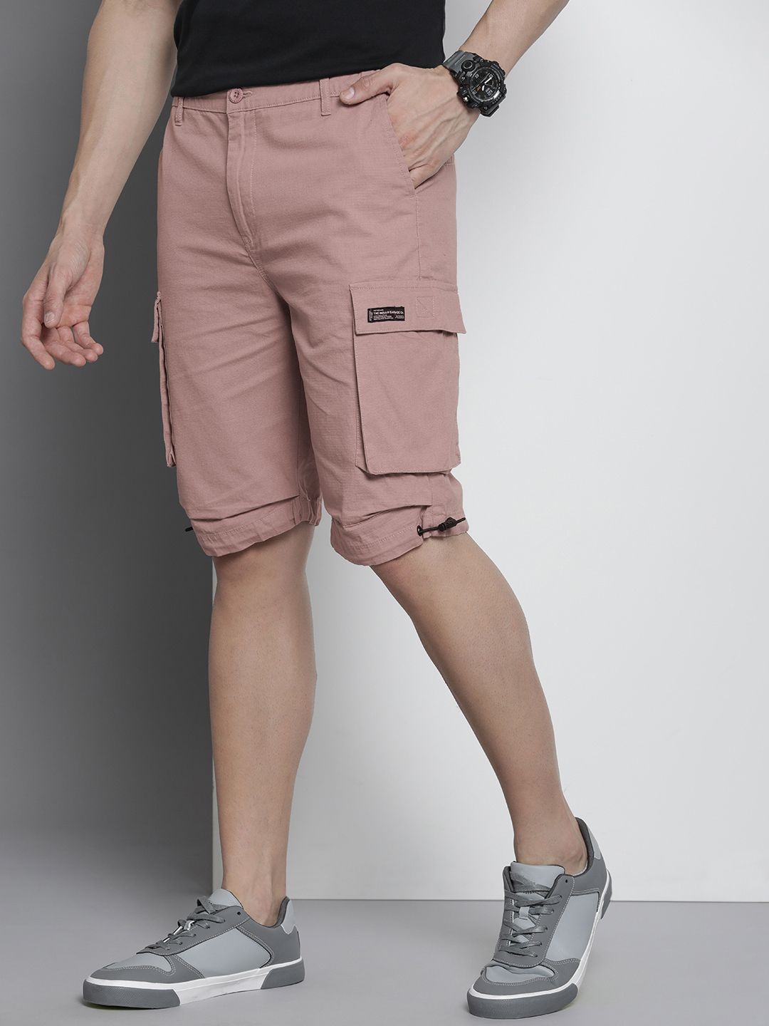 The Indian Garage Co Men Solid Cotton Relaxed Fit Cargo Shorts