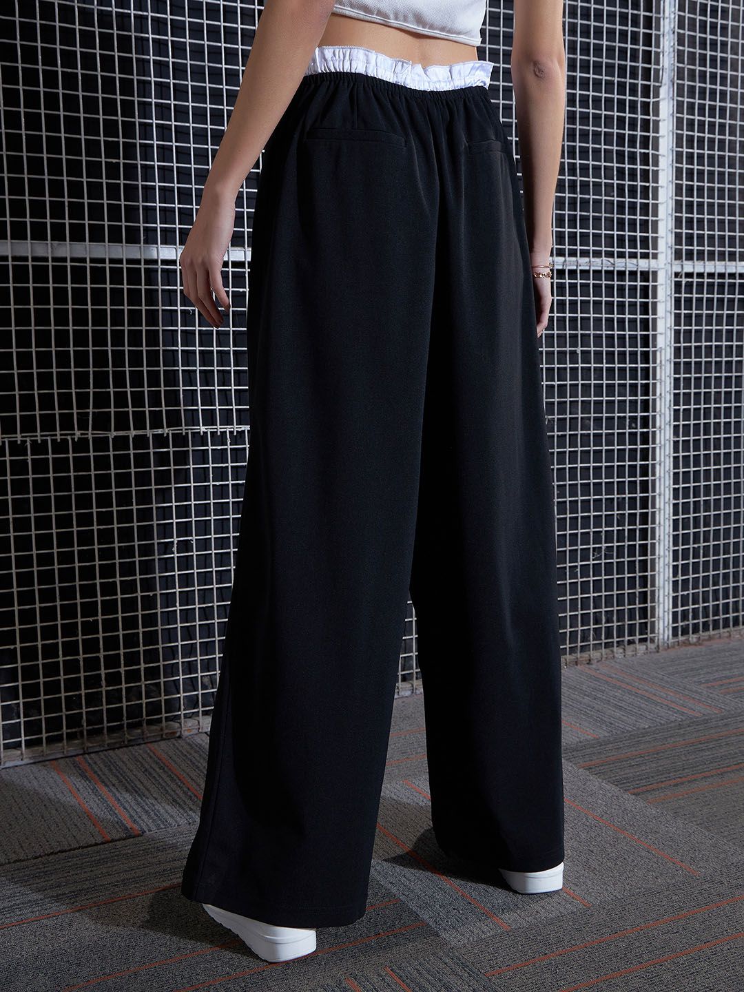 SASSAFRAS Women Black Loose Fit High-Rise Parallel Trousers