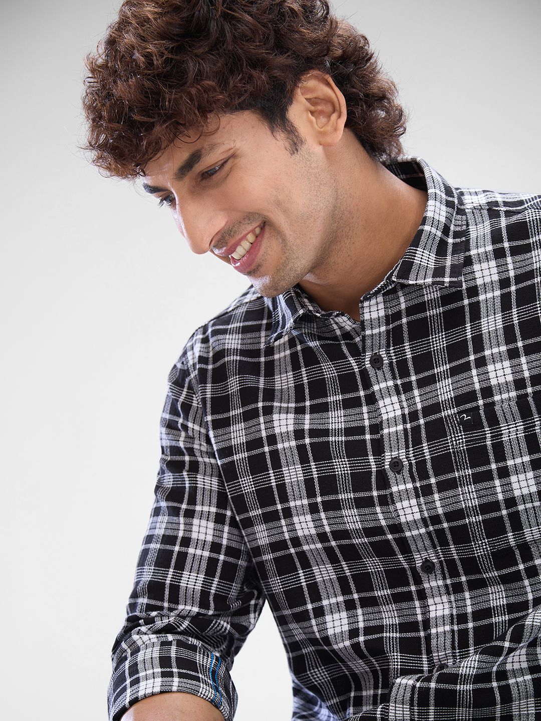 SPYKAR Men Slim Fit Opaque Checked Spread Collar Casual Shirt