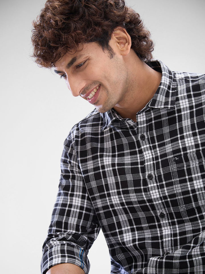 SPYKAR Men Slim Fit Opaque Checked Spread Collar Casual Shirt