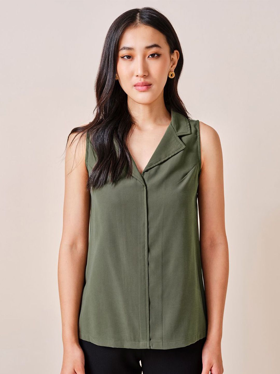 AND Women Solid V-Neck Sleeveless Top