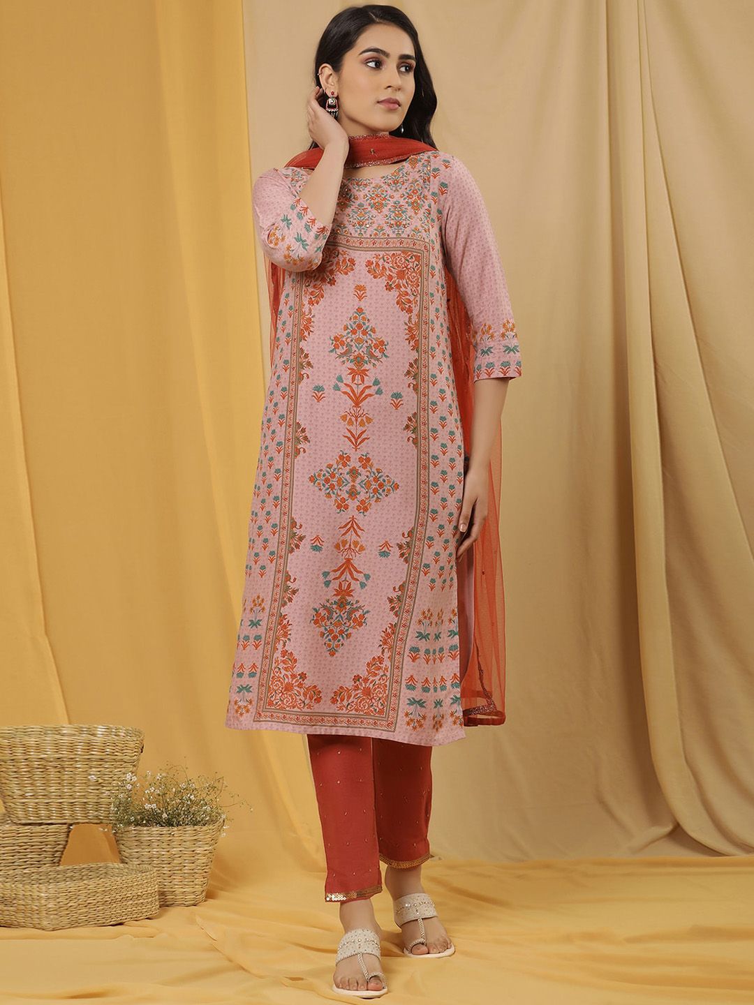 W Ethnic Motifs Printed Regular Sequinned Kurta with Trousers & With Dupatta