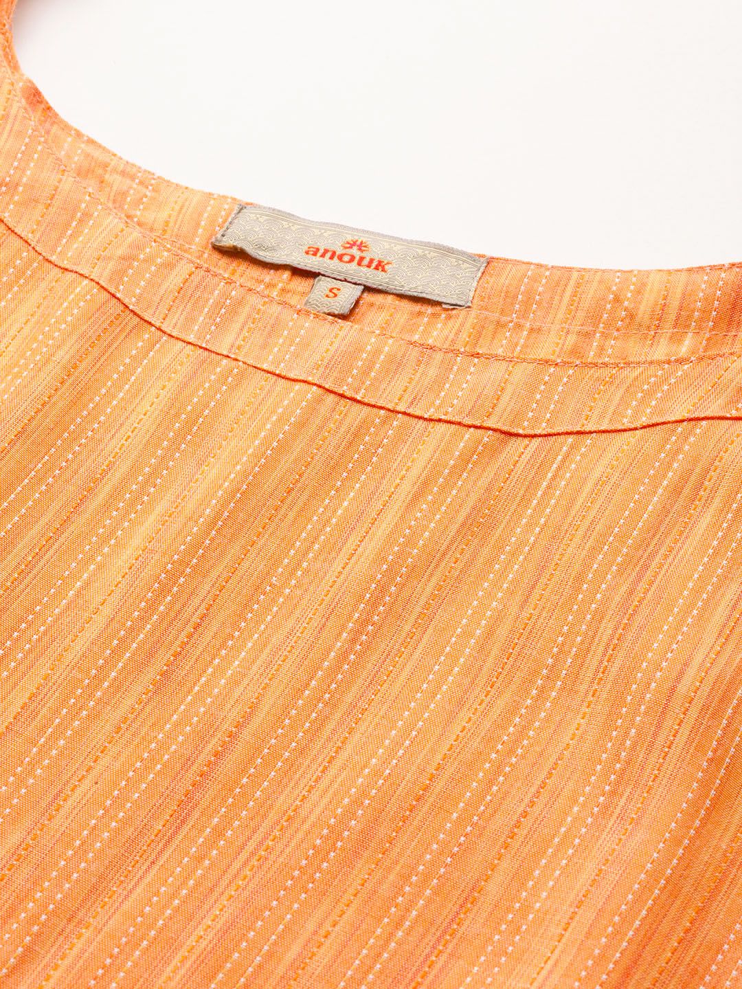 Anouk Thread Work Sleeveless Straight Kurta