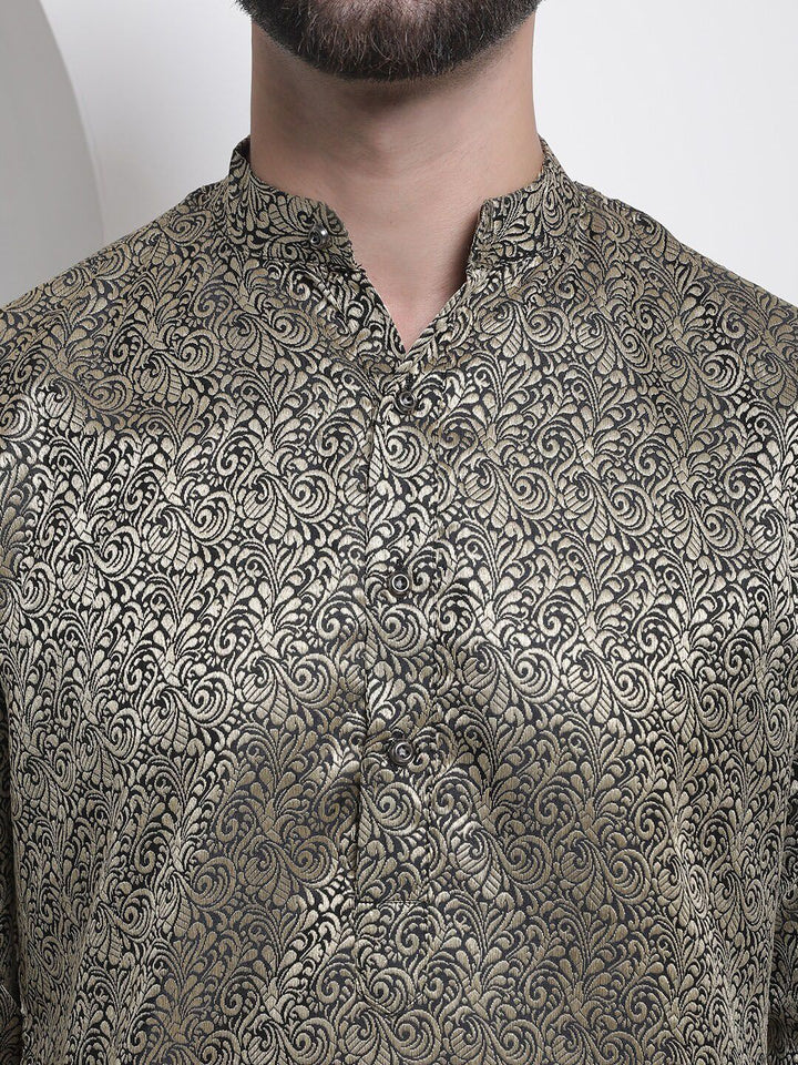 SOJANYA Mandarin Collar Floral Print Thread Work Kurta