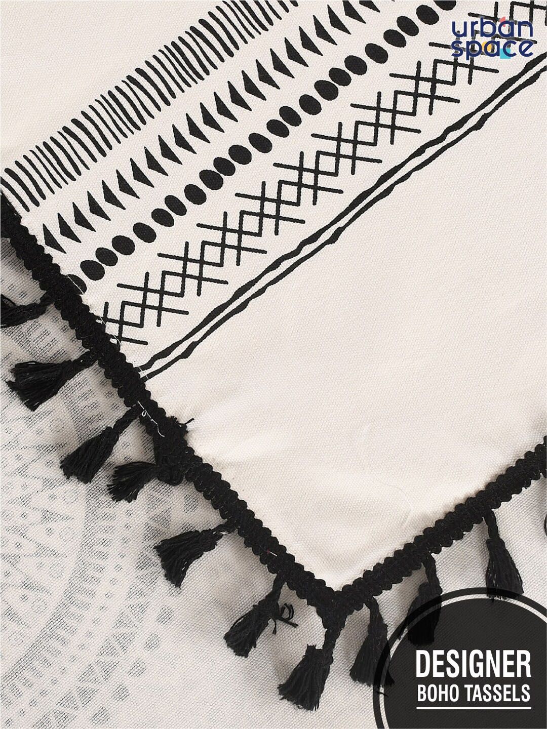URBAN SPACE White & Black Ethnic Motifs Printed Pure Cotton 4-Seater Table Cover