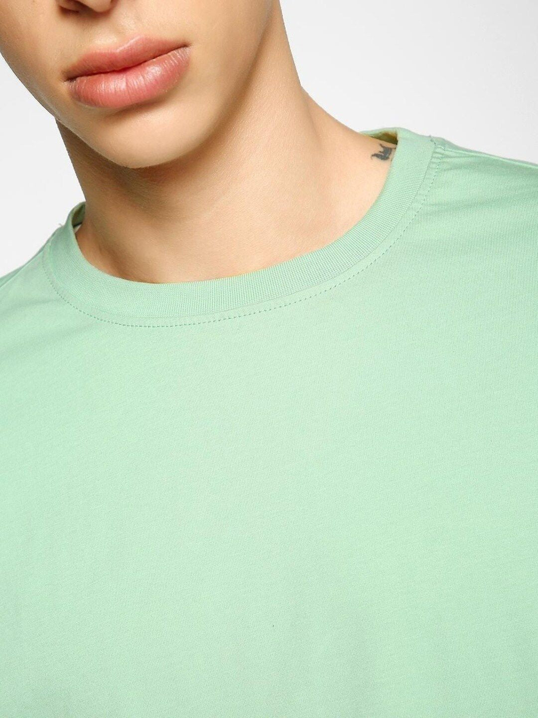 Bewakoof Men Drop-Shoulder Sleeves T-shirt