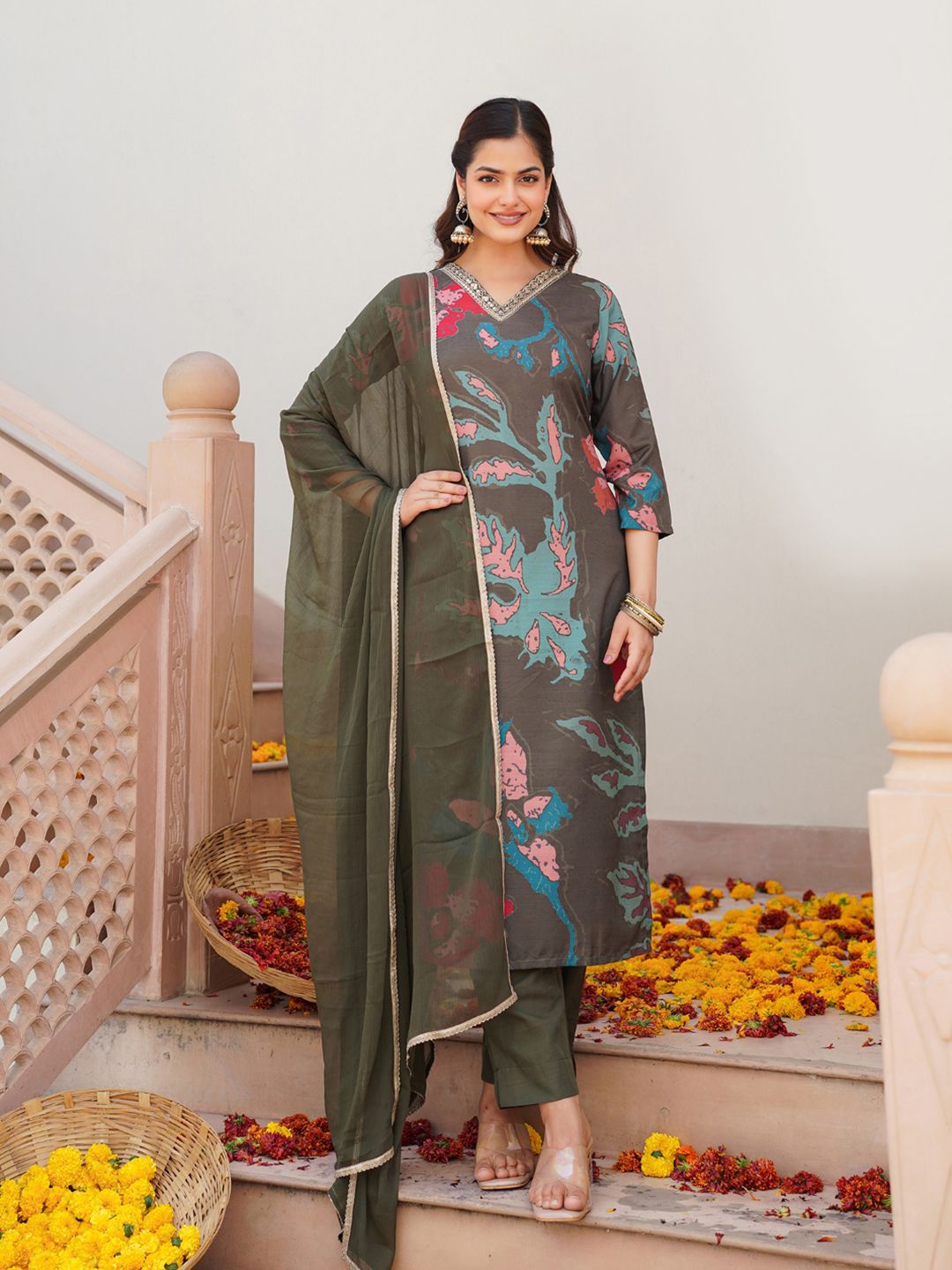 KALINI Women Floral Printed Regular Kurta with Trousers & With Dupatta