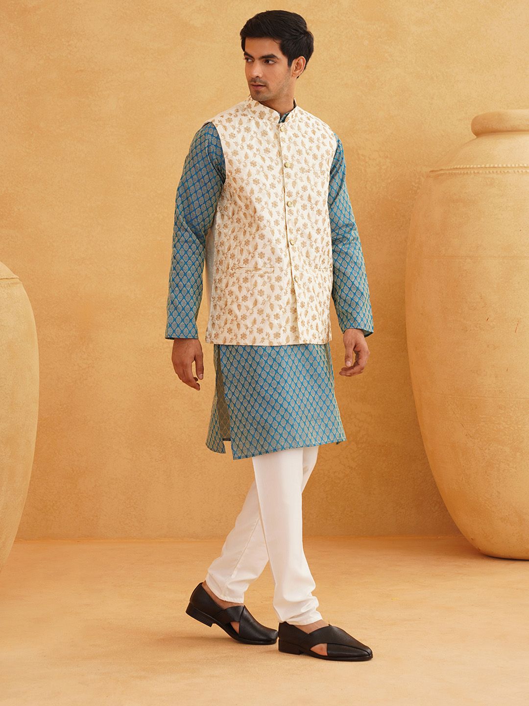 SOJANYA Motif Etnik Rekaan Tenun Kurta Kolar Mandarin Dengan Baju Tidur & Jaket Nehru
