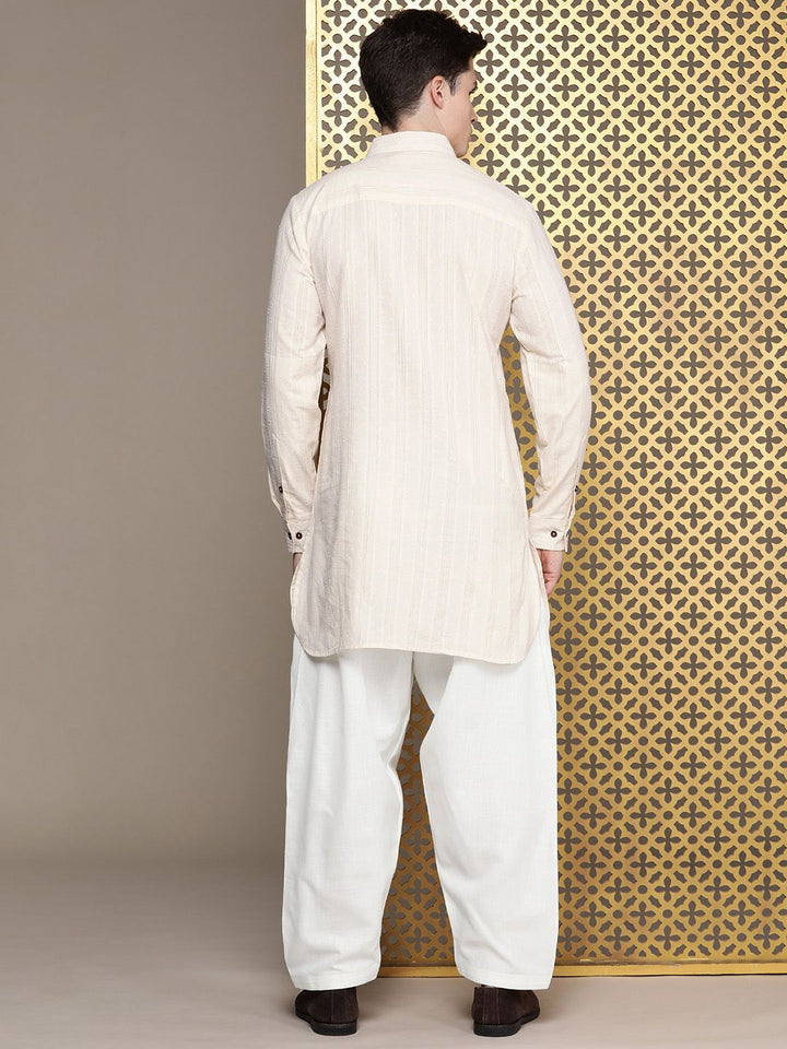 House of Pataudi Men Woven Design Regular Jashn Kurta With Pajamas Set