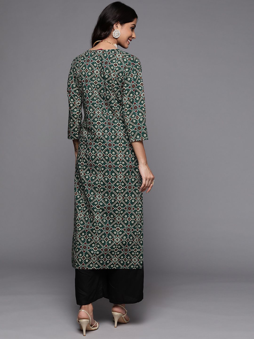 Motif Etnik Green & Golden Cotton Wanita Varanga dicetak lurus kurta