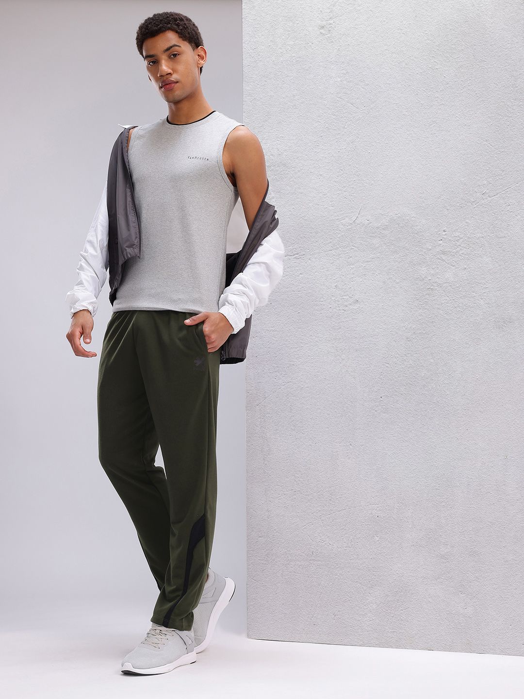 HRX by Hrithik Roshan Men Mid-Rise Regular Fit Lifestyle Track Pants
