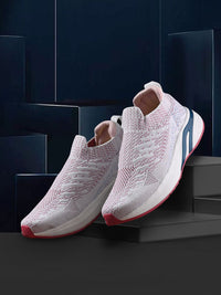 HRX by Hrithik Roshan Women Textured Walking Shoes