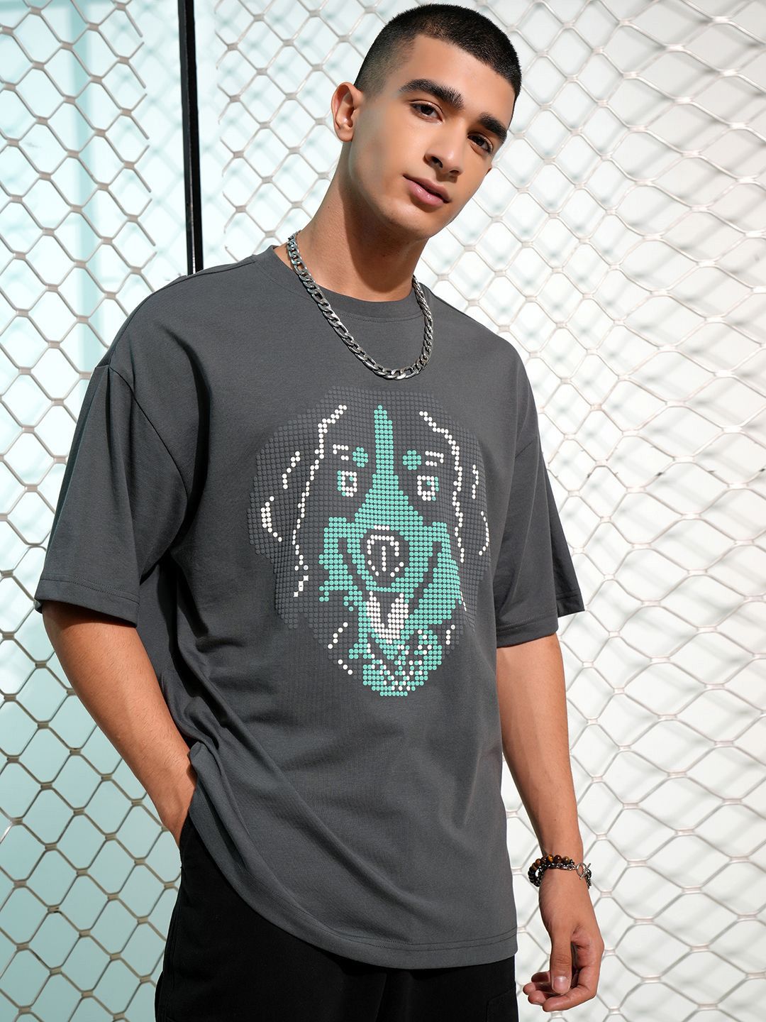 Highlander Graphic Printed Neck Drop-Shoulder Lengan T-Shirt Besar