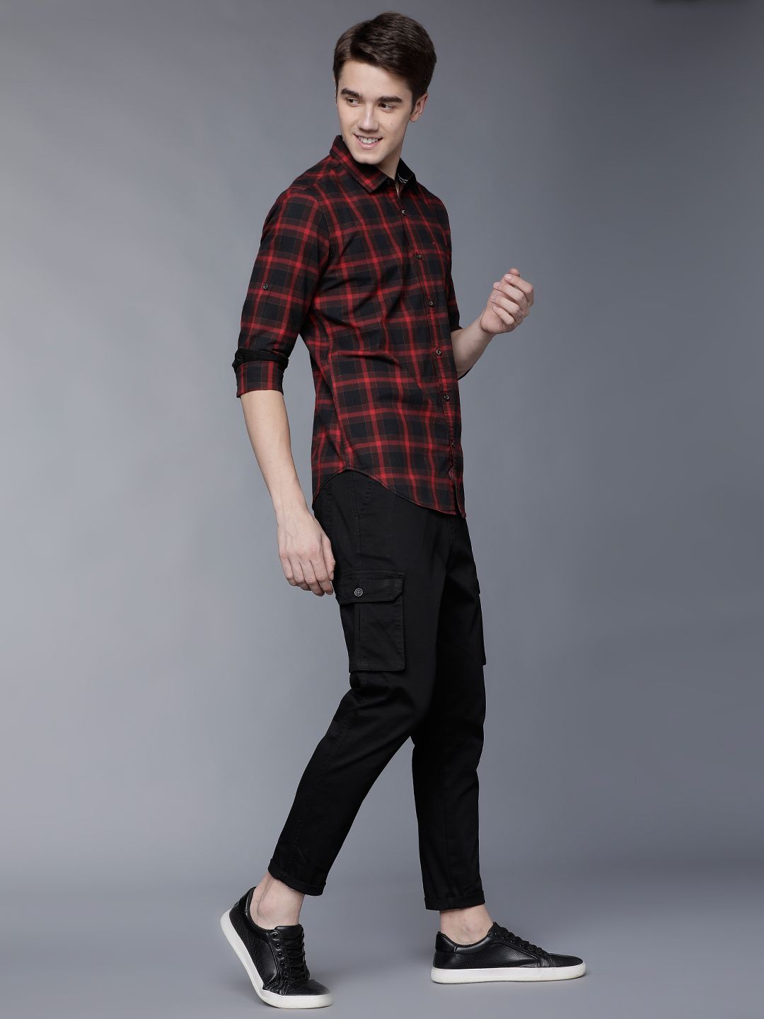 HIGHLANDER Men Black Slim Fit Solid Cargos