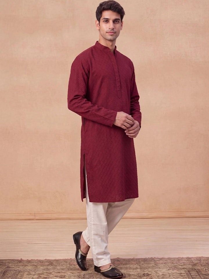 Rumah Chikankari Men Red Kurta