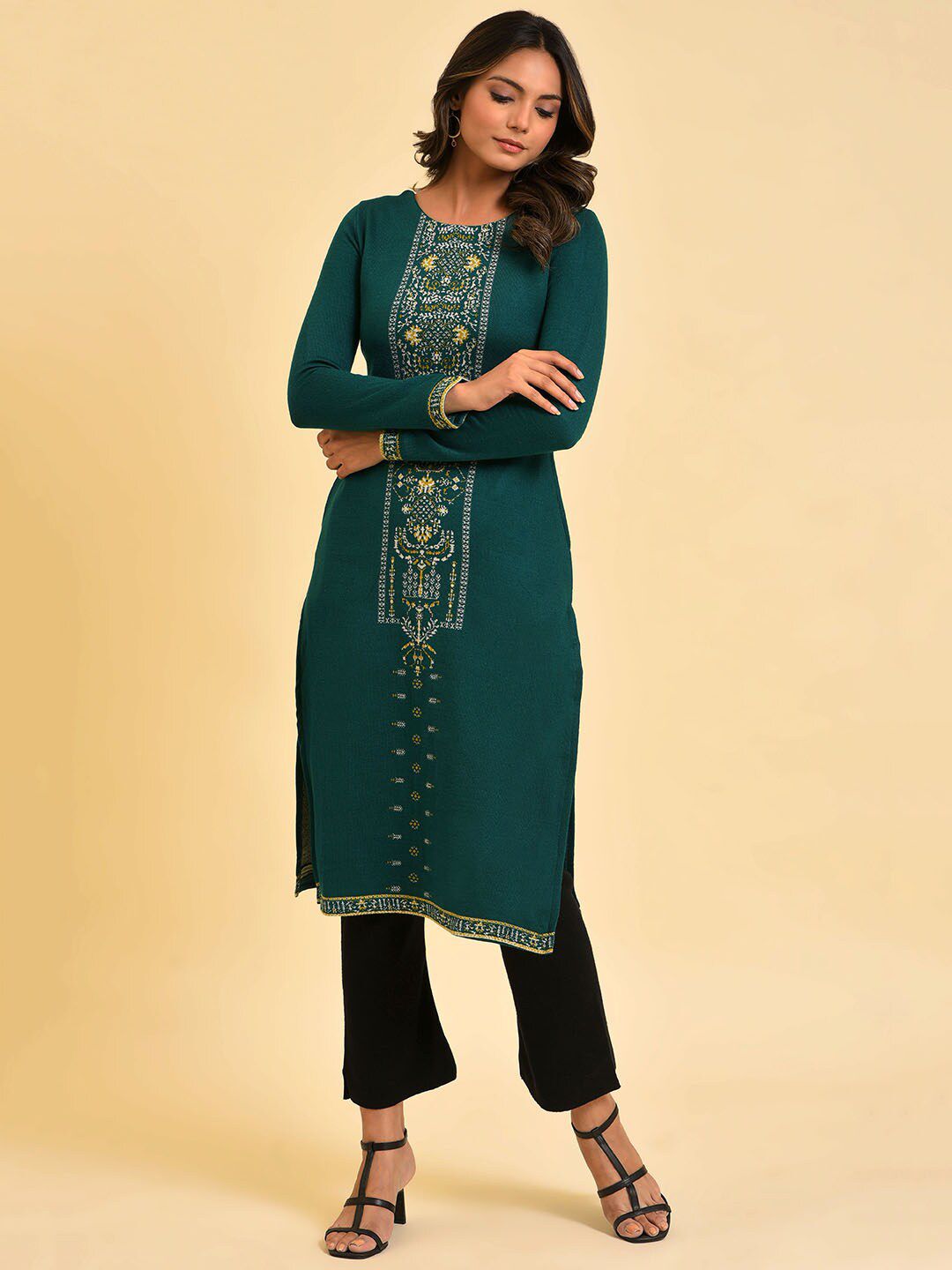 W Green Geometric Embroidered Straight Kurta